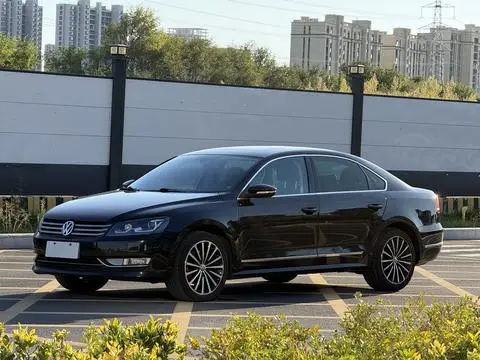 Volkswagen Passat 2015 — фото 1