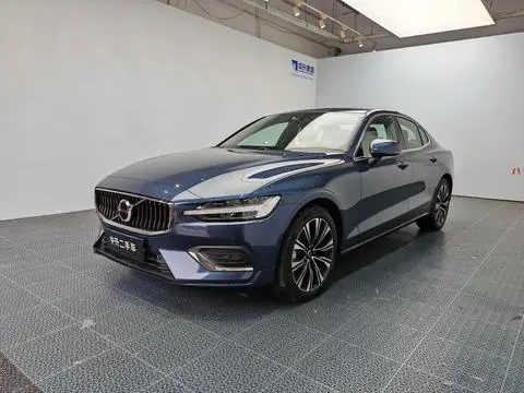 Volvo S60 2025