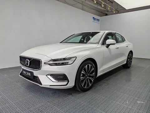 Volvo S60 2025