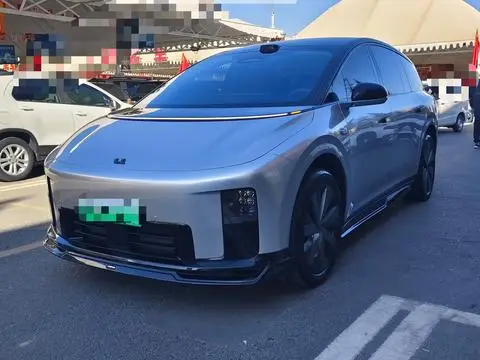 Li i8 2025