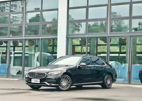Mercedes-Benz C-Class 2023 — фото 1