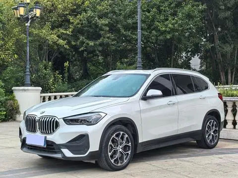 BMW X1 2022 — фото 1