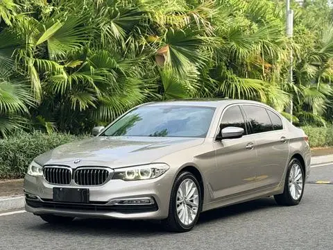 BMW 5 Series 2018 — фото 1