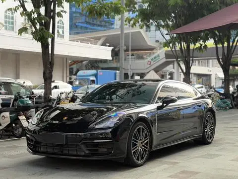 Porsche Panamera 2021