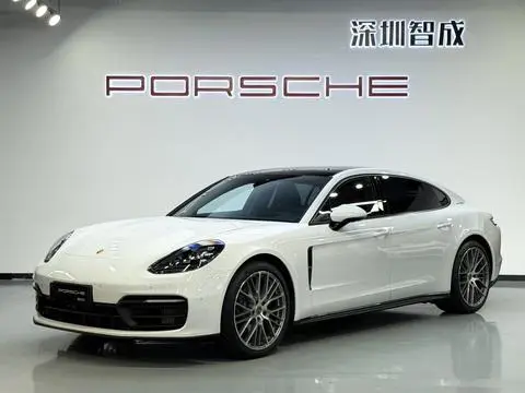 Porsche Panamera 2023