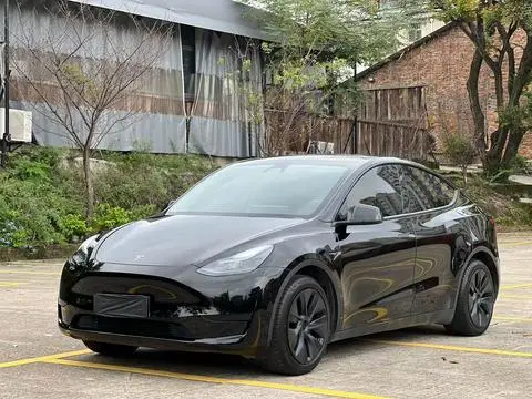 Tesla Model Y 2023 — фото 1