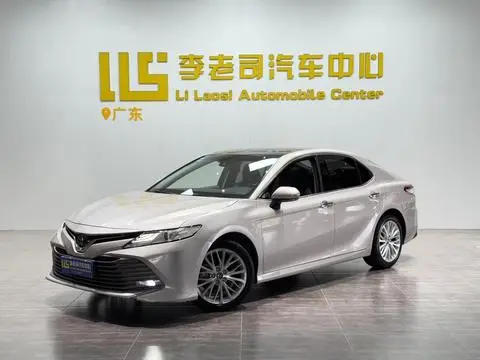 Toyota Camry 2019