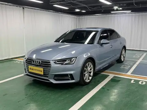 Audi A4L 2018 — фото 1