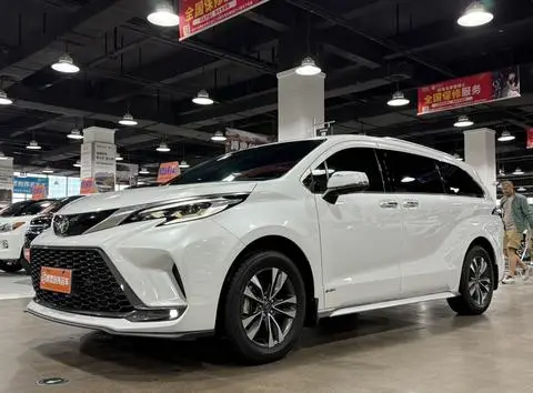 Toyota Granvia 2024