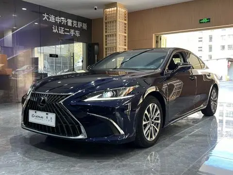 Lexus ES 2021 — фото 1