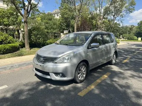 Nissan 骊威 2013