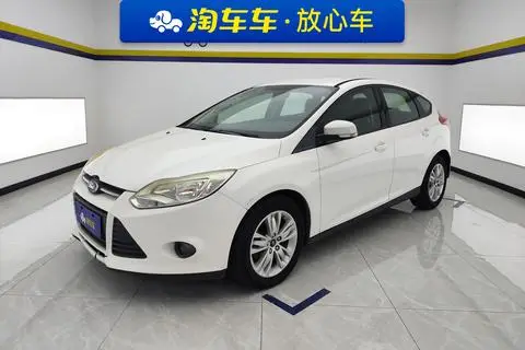 Ford Focus 2012 — фото 1