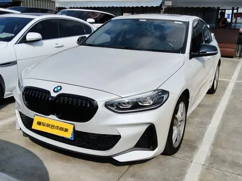 BMW 1 Series 2023 — фото 1
