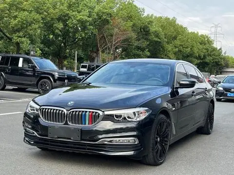 BMW 5 Series 2018 — фото 1