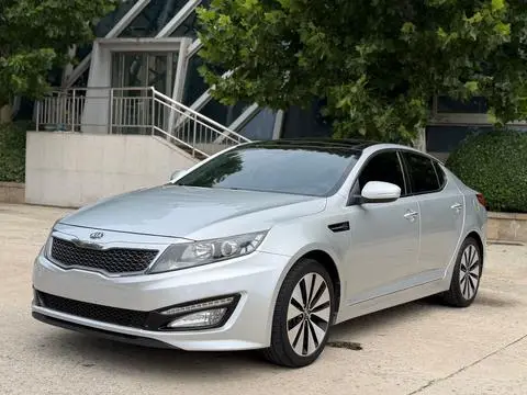 Kia K5 2011