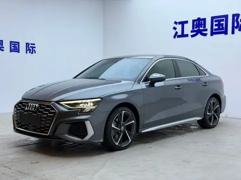Audi A3 2021 — фото 1