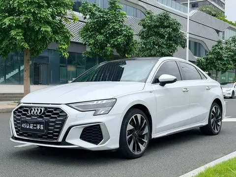 Audi A3 2023 — фото 1