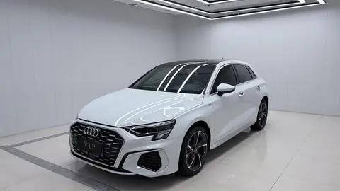 Audi A3 2023 — фото 1