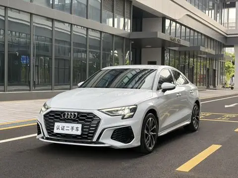 Audi A3 2022 — фото 1
