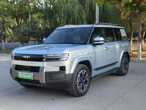 BYD Leopard 钛7 PHEV 2025