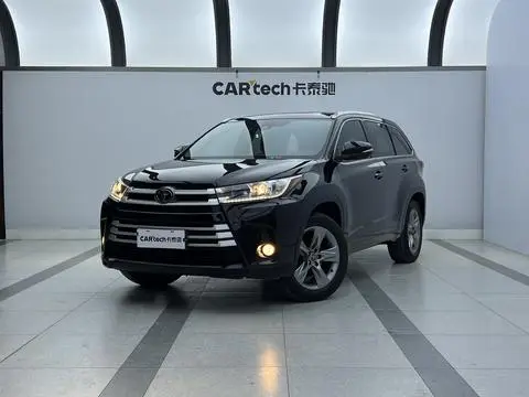 Toyota Highlander 2018 — фото 1