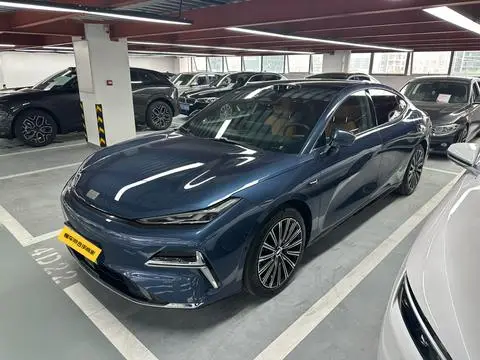 Geely 星耀8 PHEV 2025
