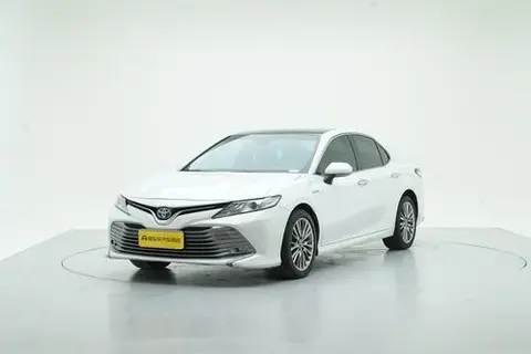 Toyota Camry 2018 — фото 1