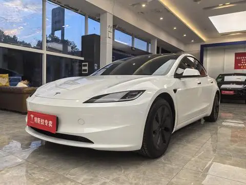 Tesla Model 3 2025 — фото 1