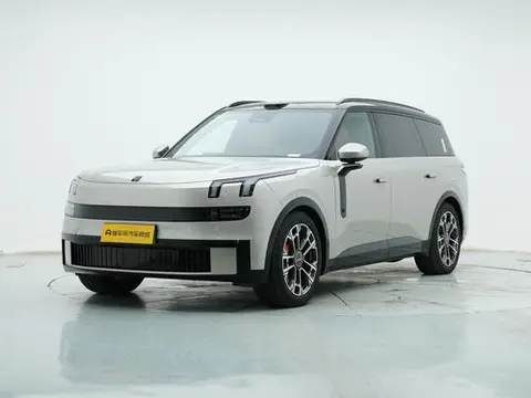 Lynk & Co 900 2025