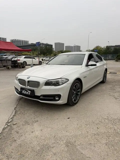 BMW 5 Series 2015 — фото 1