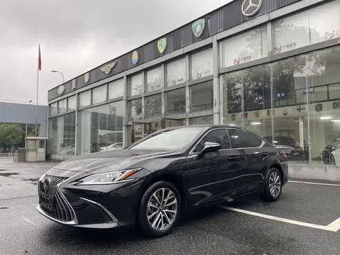 Lexus ES 2022