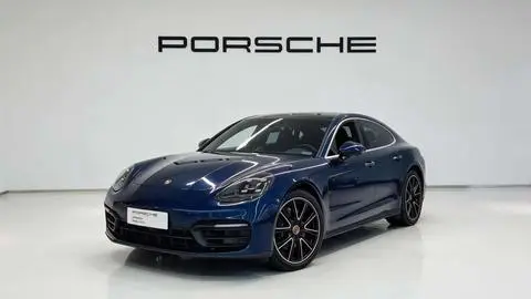 Porsche Panamera 2021