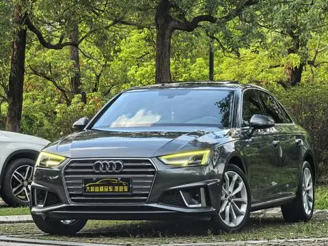 Audi A4L 2019 — фото 1