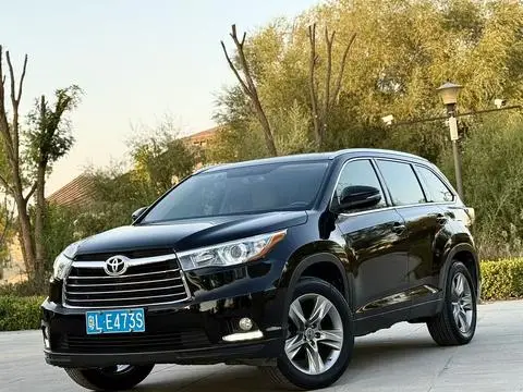 Toyota Highlander 2015 — фото 1
