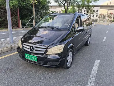 Mercedes-Benz 唯雅诺 2011
