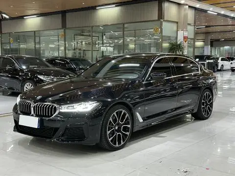 BMW 5 Series 2021 — фото 1