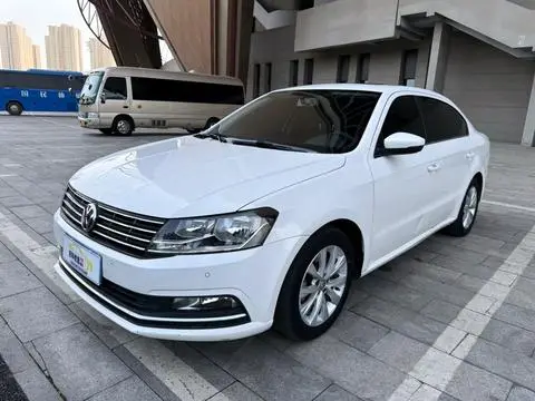 Volkswagen Lavida 2017 — фото 1