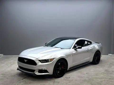 Ford Mustang 2017 — фото 1