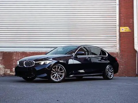 BMW 3 Series 2023 — фото 1
