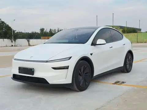 Tesla Model Y 2025