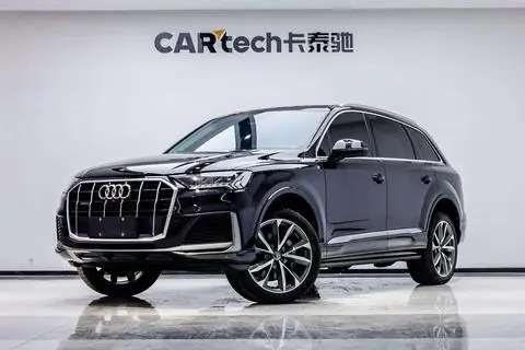 Audi Q7 2020 — фото 1
