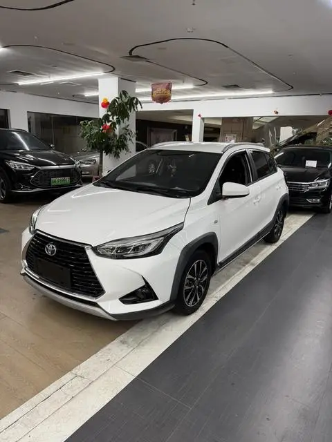Toyota YARIS L 2022