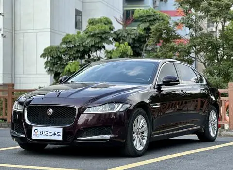 Jaguar XFL 2017 — фото 1