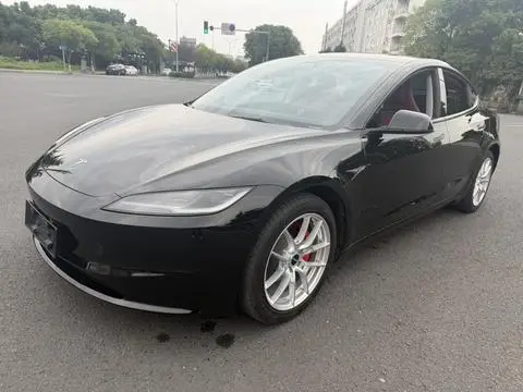 Tesla Model 3 2025