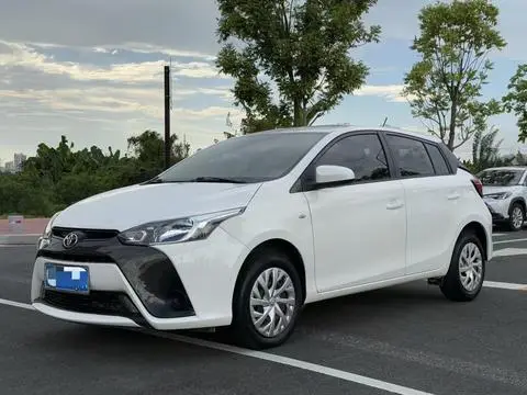 Toyota YARIS L 2020 — фото 1