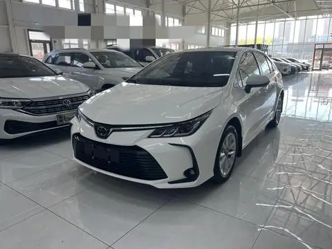 Toyota Corolla 2023 — фото 1
