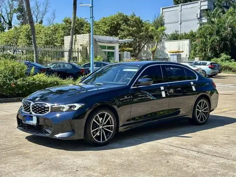 BMW 3 Series 2023 — фото 1