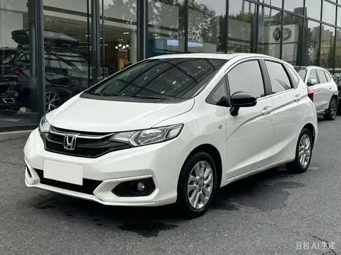 Honda Fit 2018 — фото 1