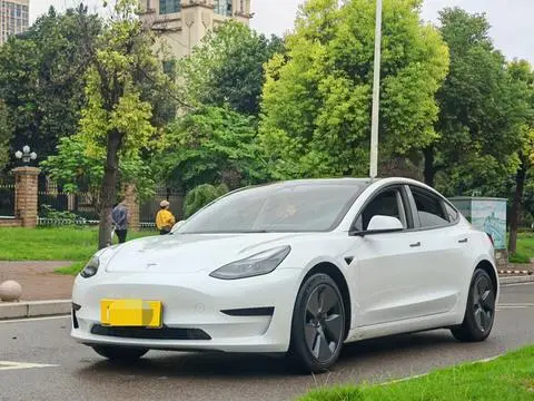Tesla Model 3 2022 — фото 1