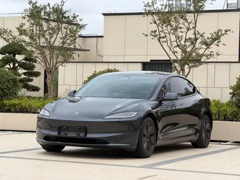 Tesla Model 3 2025